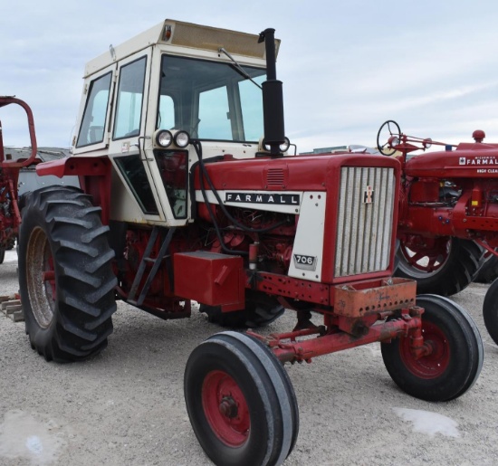 IH Farmall 706