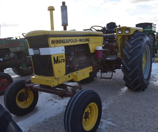 Minneapolis Moline M670