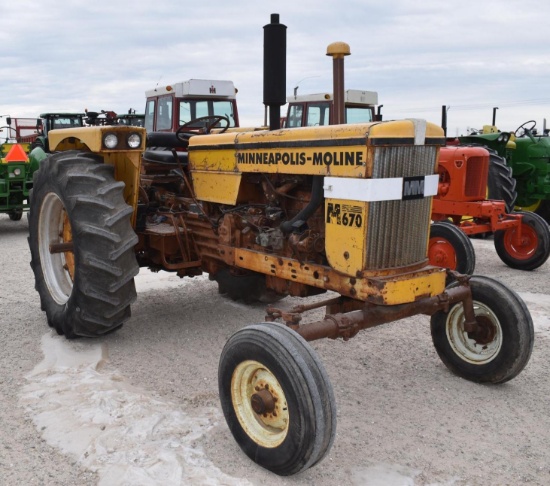 Minneapolis Moline M670