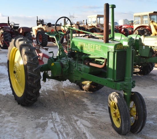 John Deere B