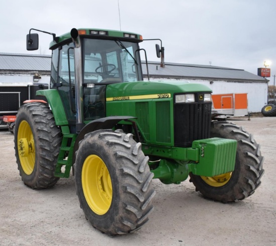 John Deere 7810
