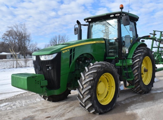 John Deere 8235R