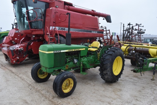 John Deere 2440