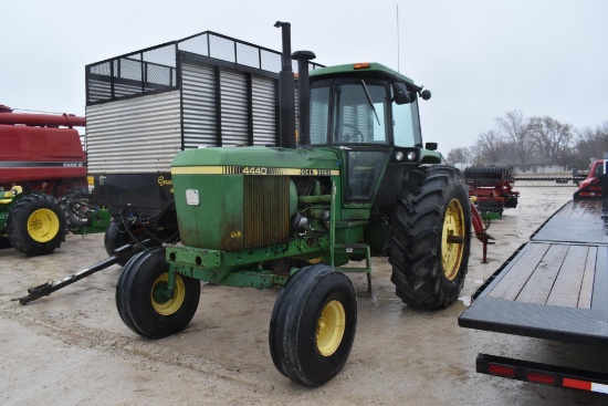 John Deere 4440