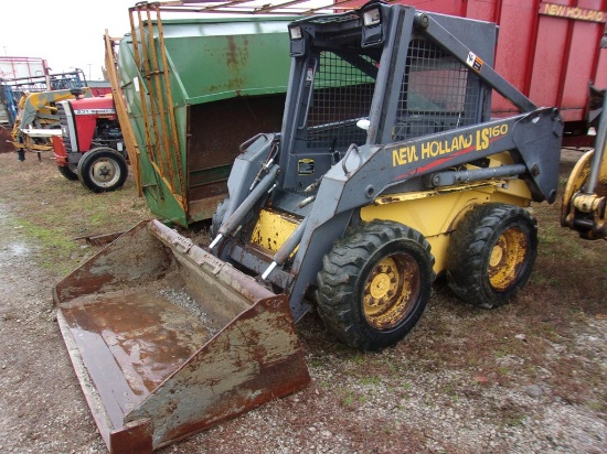 New Holland LS160