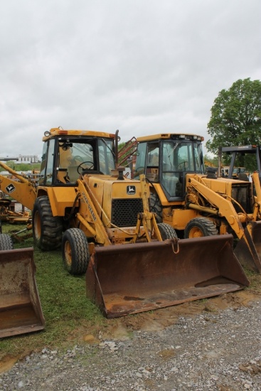 John Deere 210C