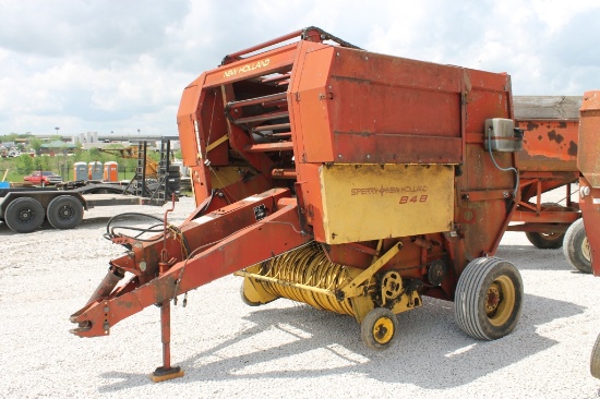 1986 NH Sperry 848 Roll Baler