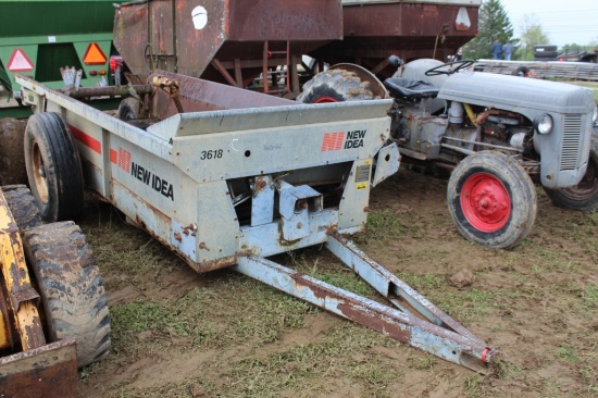 New Idea Spreader