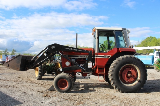 International 986