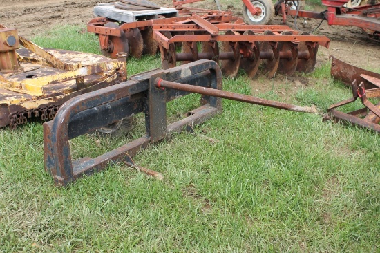 Heavy duty hay spear