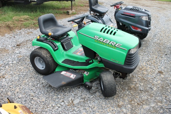 John Deere Sabre Riding Mower