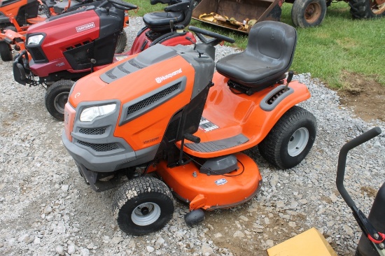 Husqvarna YTH22v46 Riding Mower