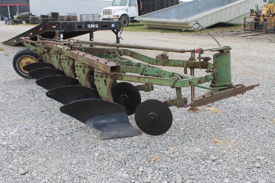John Deere 5 Bottom Plows