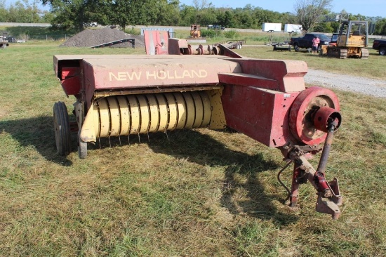 New Holland 273 Square Baler