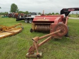 New Holland Hayliner #68 sq. Baler