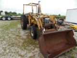 IH 2500 Industrial Tractor with IH heavy duty Loader, has carbuerator problems
