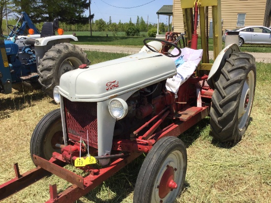 1948 Ford 8N tractor with  forklift