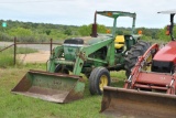 JD 2440 FARM TRACTOR W/ LOADER