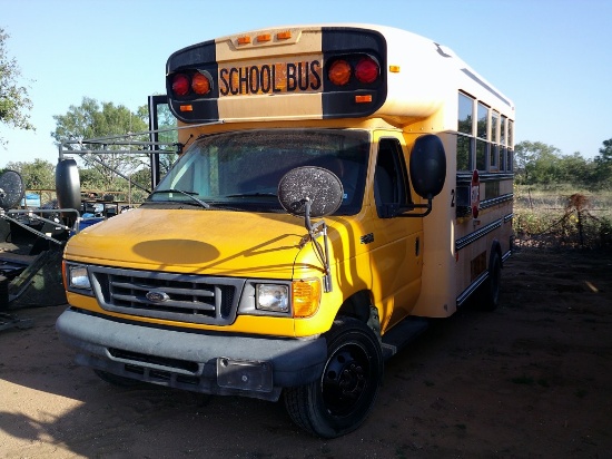 2006 BLUE BIRD 10 PASSENGER SCHOOL BUS