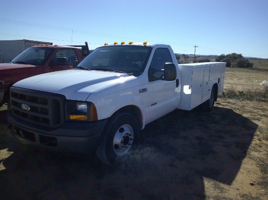 2005 FORD F350 S.CAB UTILITY BED PU- NICE