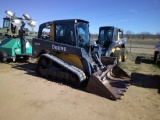 JD 323D SKID STEER