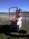 JLG 1932E2 SCISSOR LIFT- NEEDS BATTERIES