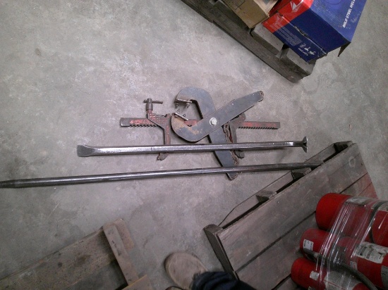 PRY BARS & METAL CLAMP