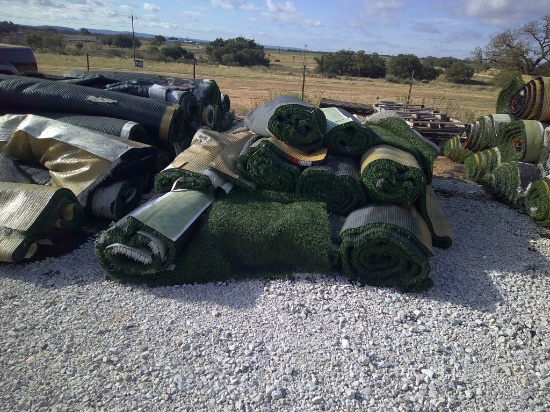 (1) PC OF APPROX 7FTx18FT TURF