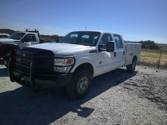 2011 FORD F350 4-DOOR UTILITY BED PU
