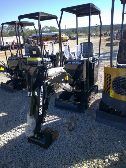 AGT INDUSTRIAL QS12R MINI EXCAVATOR