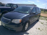 2014 CHRYSLER TOW & COUNTRY MINI VAN