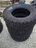 GENERAL GRABBER 275-70R18 TIRES- LIKE NEW