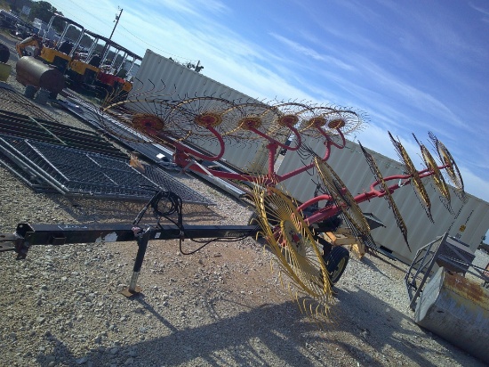 KM RAKE 12-WHEEL HAY RAKE