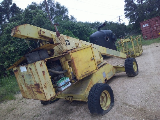 Q25 CONDOR MAN LIFT- GAS- NOT RUNNING