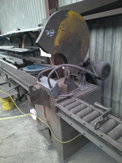 EVERETT LG CHOP SAW W/ 20FT ROLLER TABLE