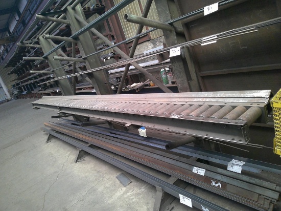 18FT ROLLER TABLE W/ RACK
