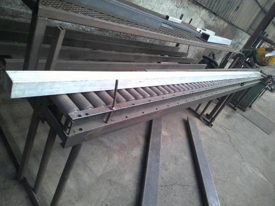 15FT ROLLER TABLE