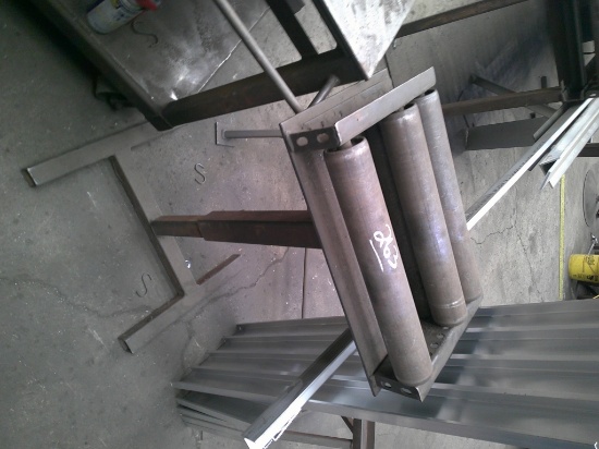 ROLLER STAND