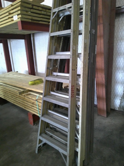 8FT FIBERGLASS STEP LADDER