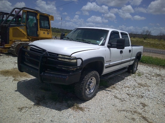 2002 CHEV 3/4T 4-DOOR PU- KNOCKS!