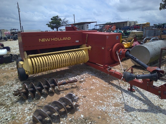 NEW HOLLAND 575 SQ BALER
