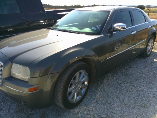 2010 CHRYSLER 300 SEDAN
