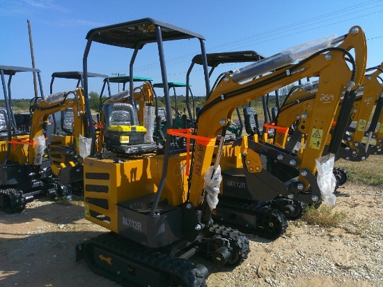 AGT INDUSTRIAL MX12R MINI EXCAVATOR