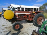 IH 656 FARM TRACTOR