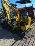 AGT INDUSTRIAL H15 MINI EXCAVATOR