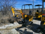 AGT INDUSTRIAL MX12R MINI EXCAVATOR