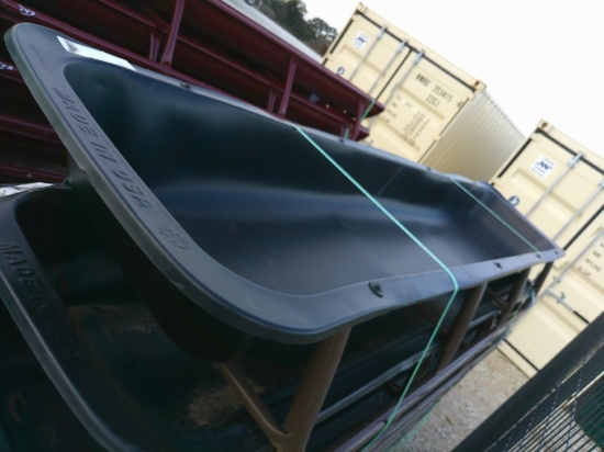 (1) 10FT POLY BUNK FEEDER
