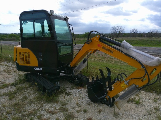 AGT INDUSTRIAL QNT30 EXCAVATOR- KUBOTA DIESEL