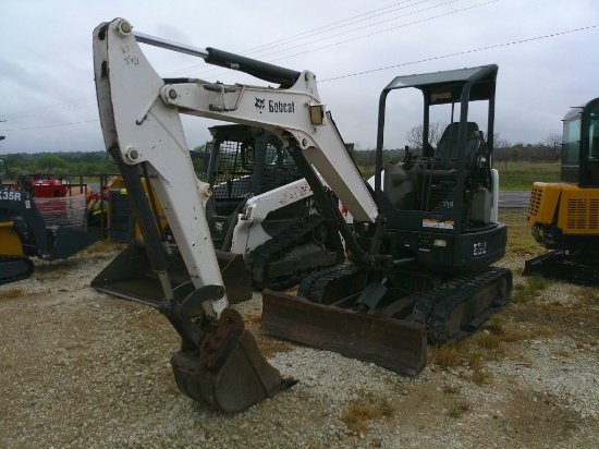 BOB-CAT E32 MINI EXCAVATOR