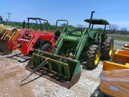 JD 2550 FARM TRACTOR